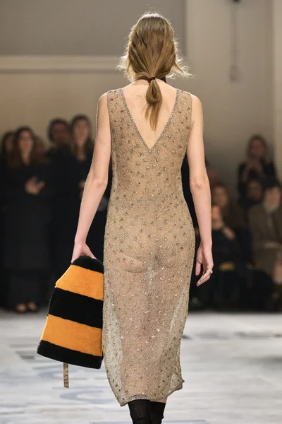 Look 183
